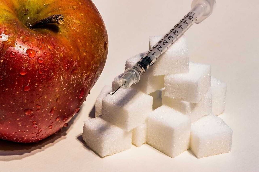 Diabetes mellitus se razvije v ozadju pomanjkanja insulina in povečane glukoze v krvi